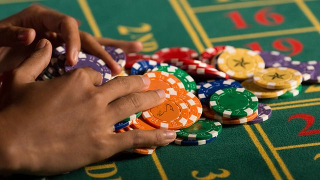 1ST BET کھلاڑیوں کے لیے لائیو کیسینو سیکشن